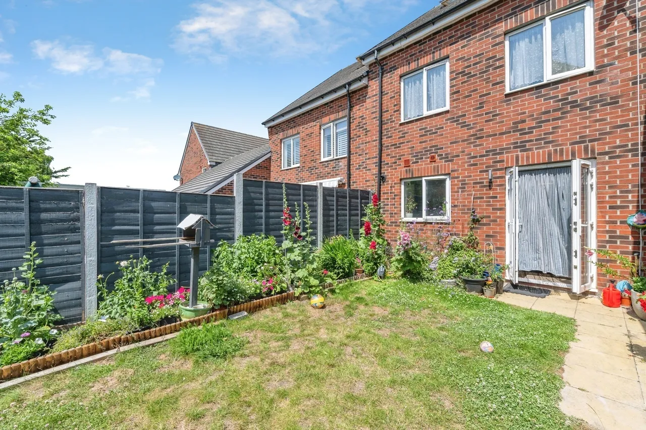 Treetops Close, Grays, Essex, RM17, photo 23