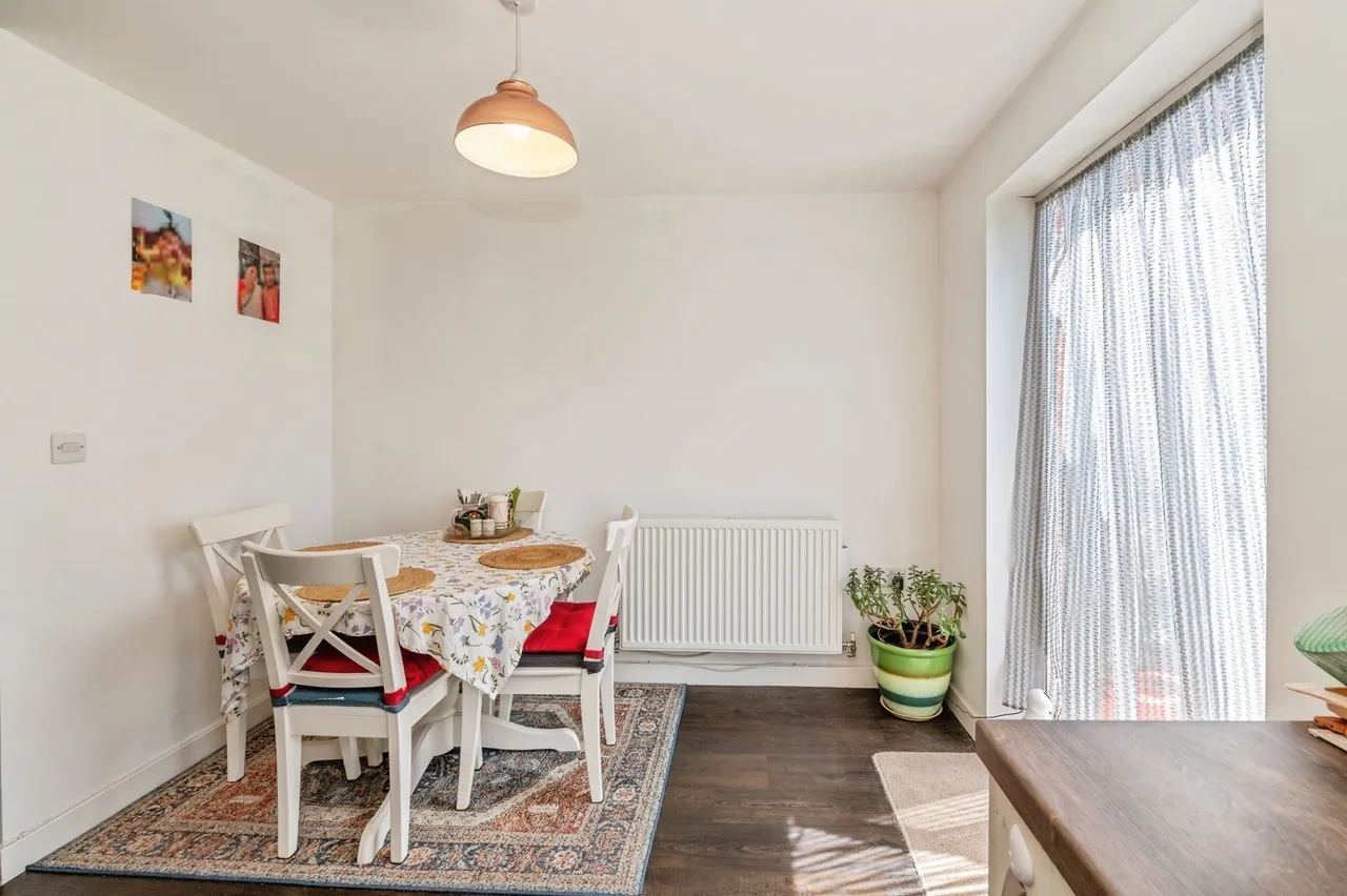 Treetops Close, Grays, Essex, RM17, photo 11