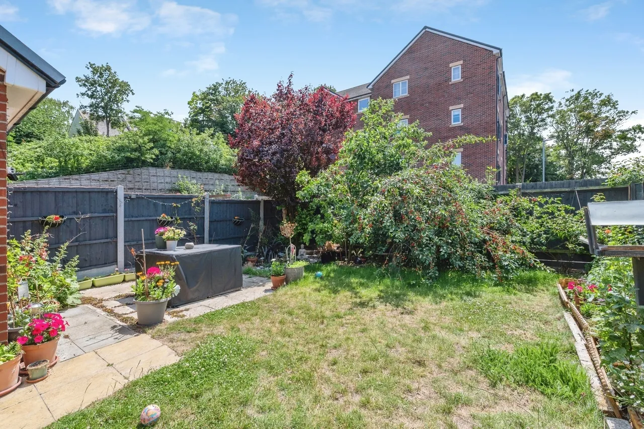Treetops Close, Grays, Essex, RM17, photo 4