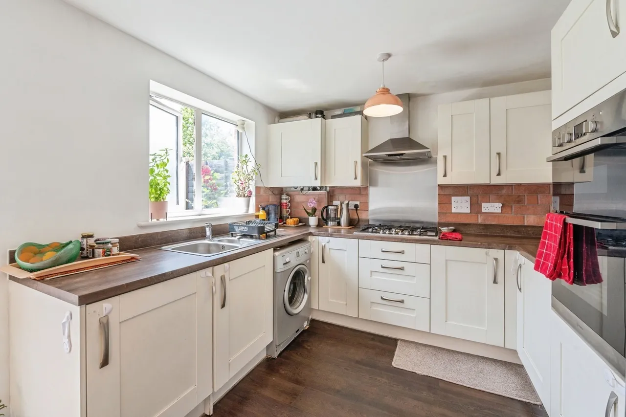 Treetops Close, Grays, Essex, RM17, photo 9