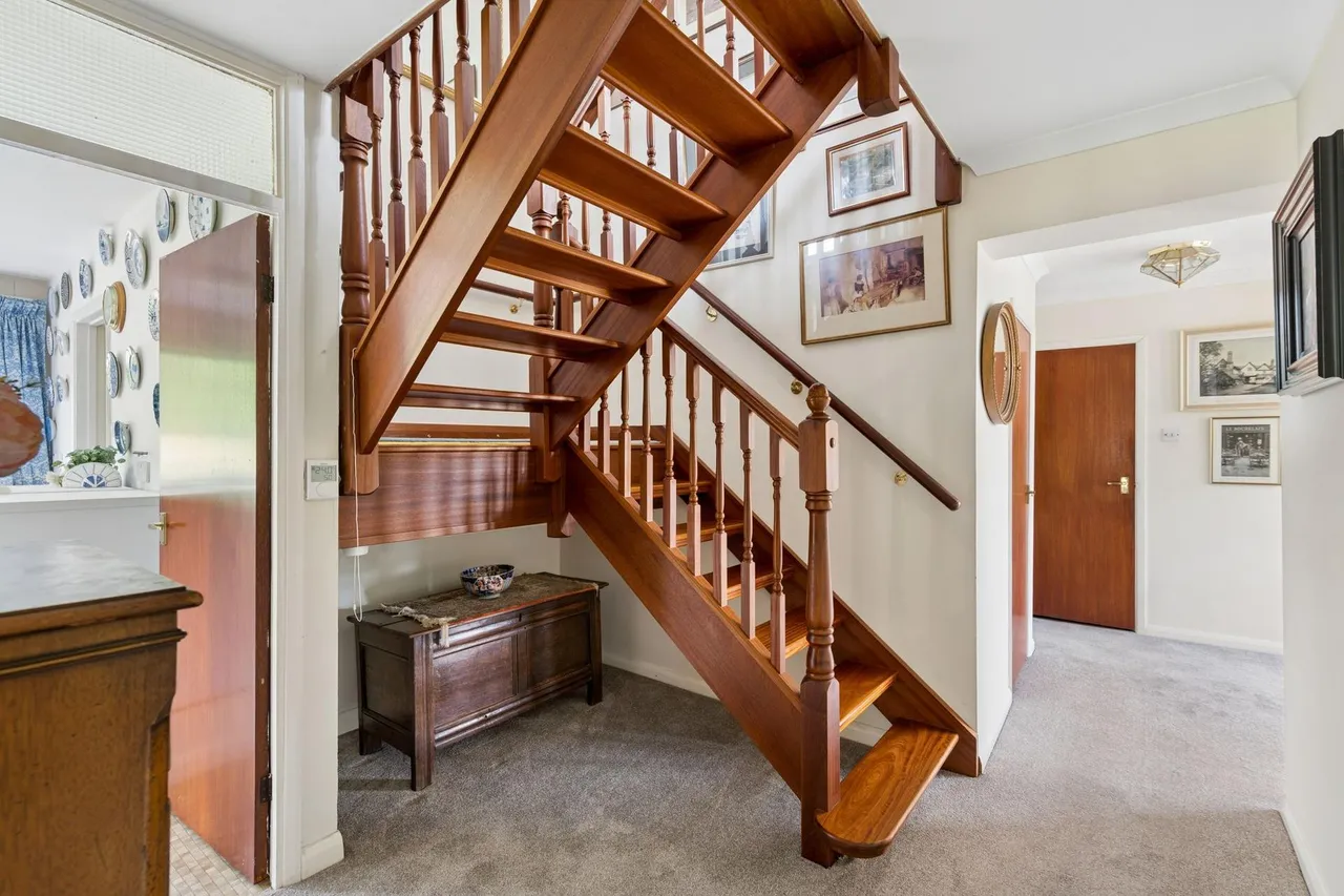 Highclere Drive, Hemel Hempstead, HP3, photo 17