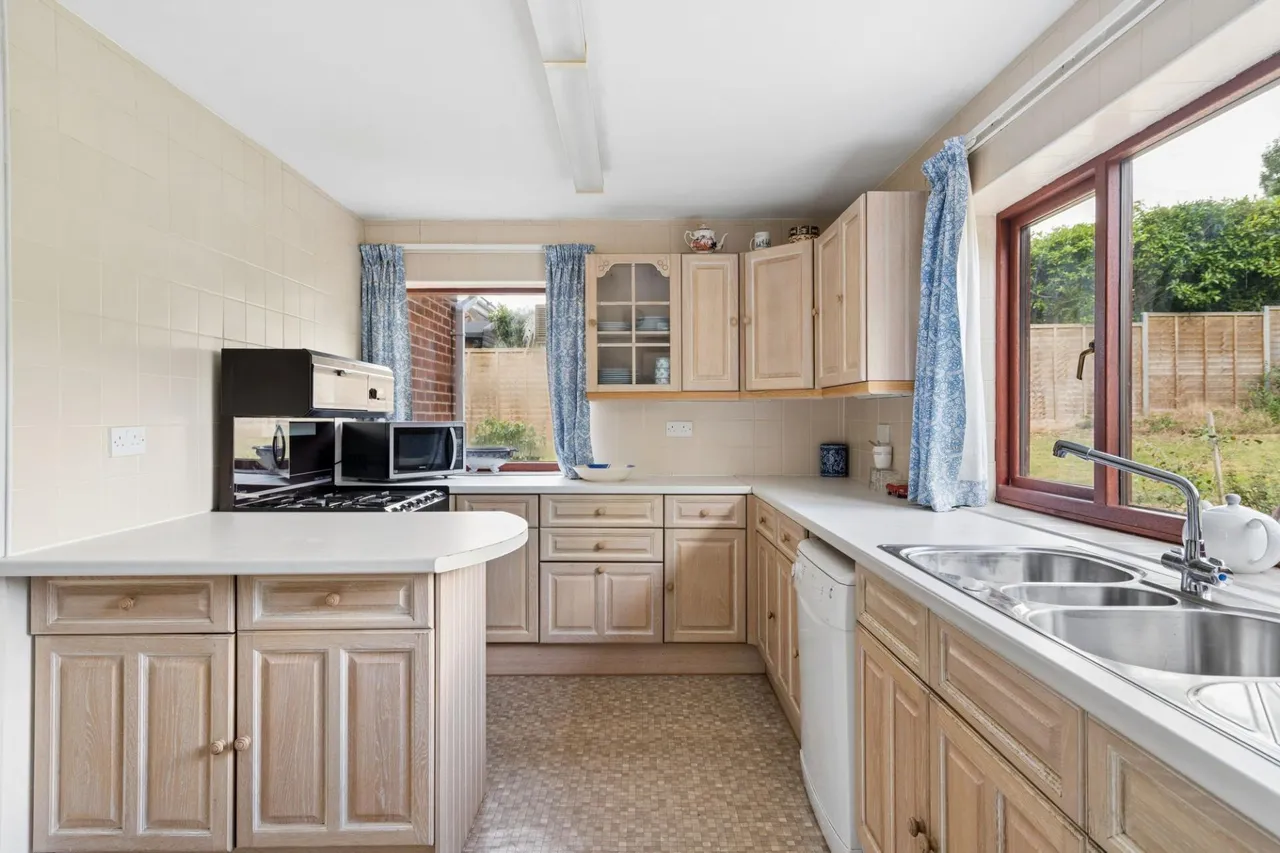 Highclere Drive, Hemel Hempstead, HP3, photo 12