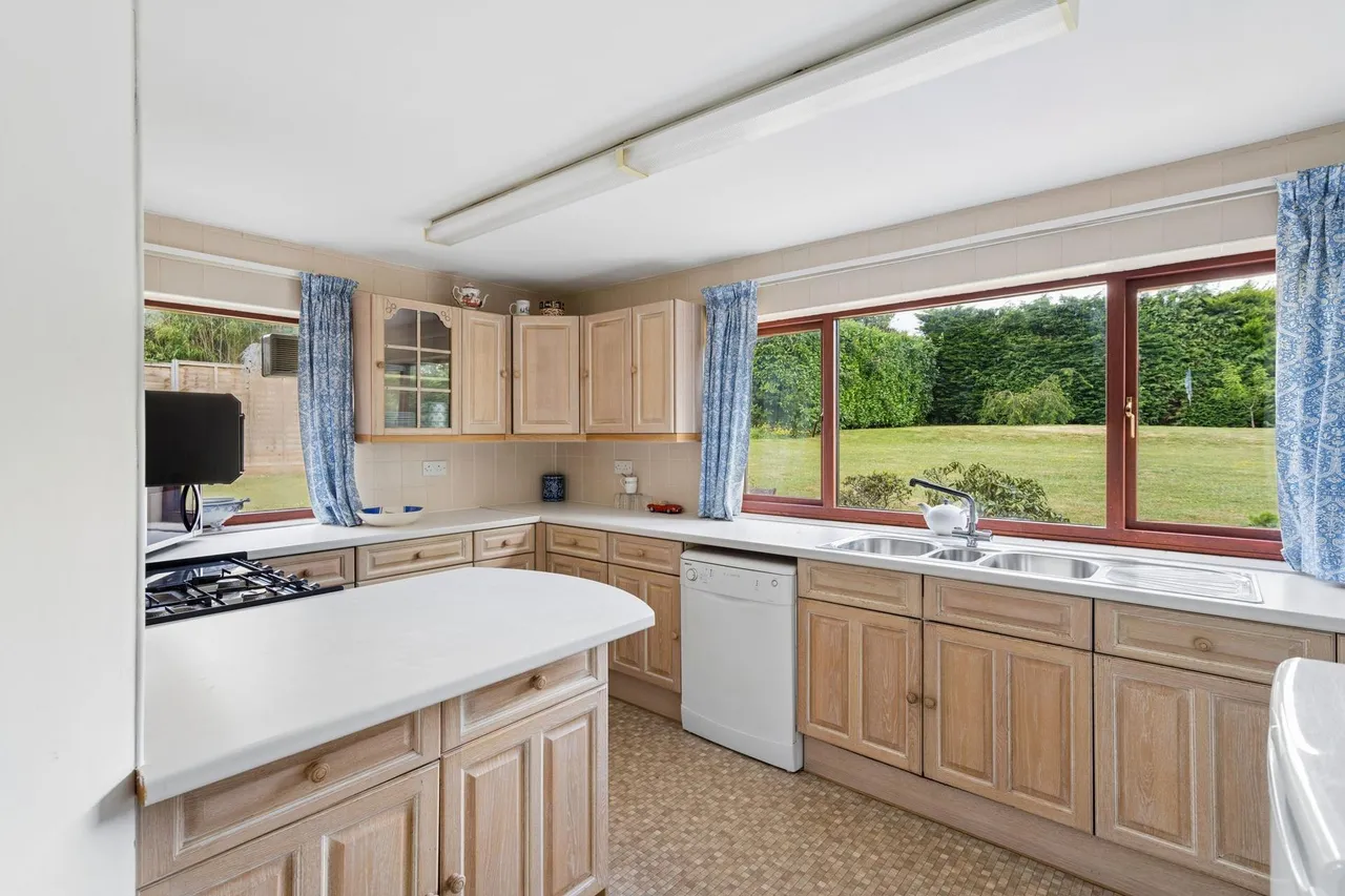 Highclere Drive, Hemel Hempstead, HP3, photo 15