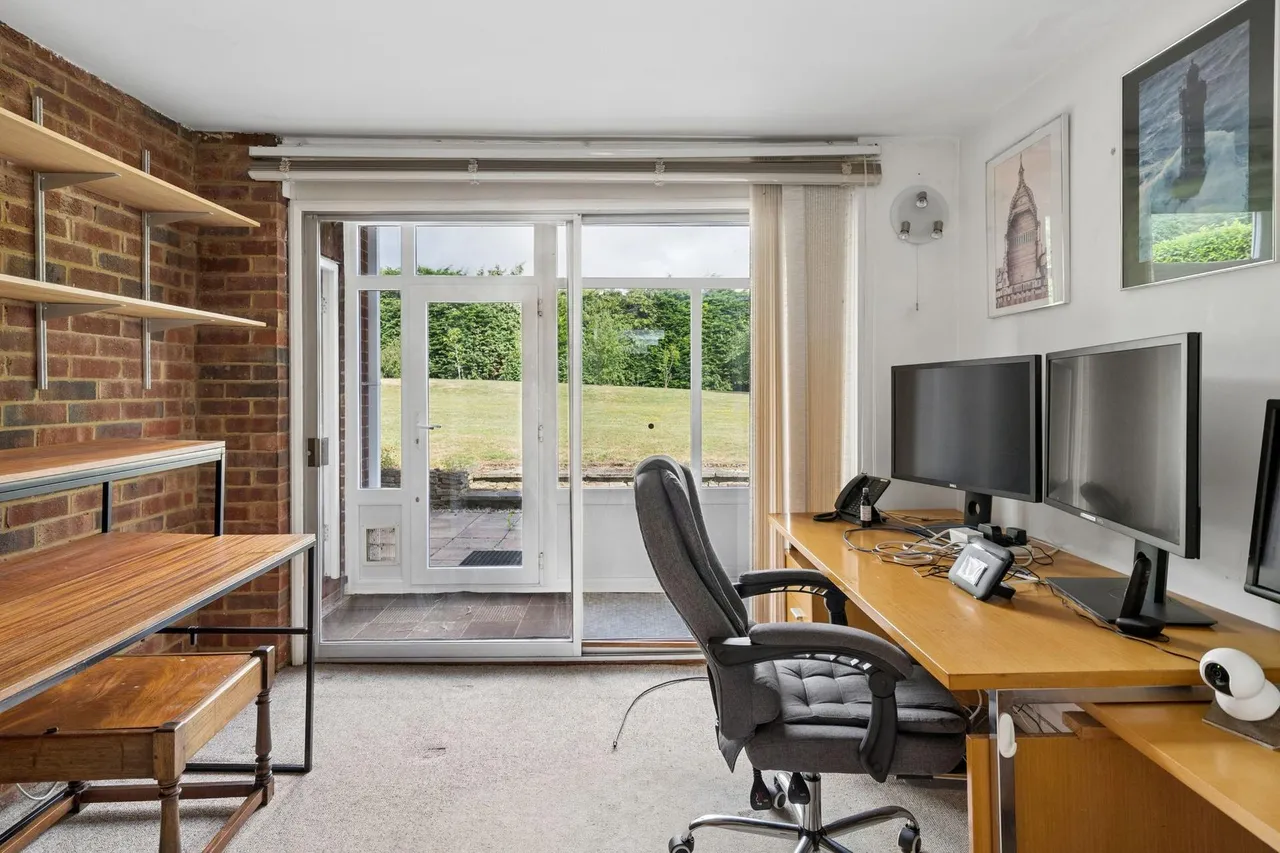 Highclere Drive, Hemel Hempstead, HP3, photo 18