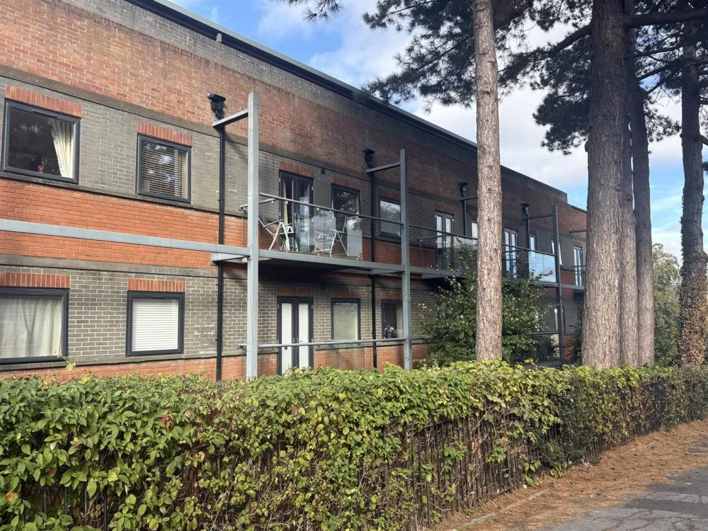 1 bed flat to rent, Victoria Road, Swindon