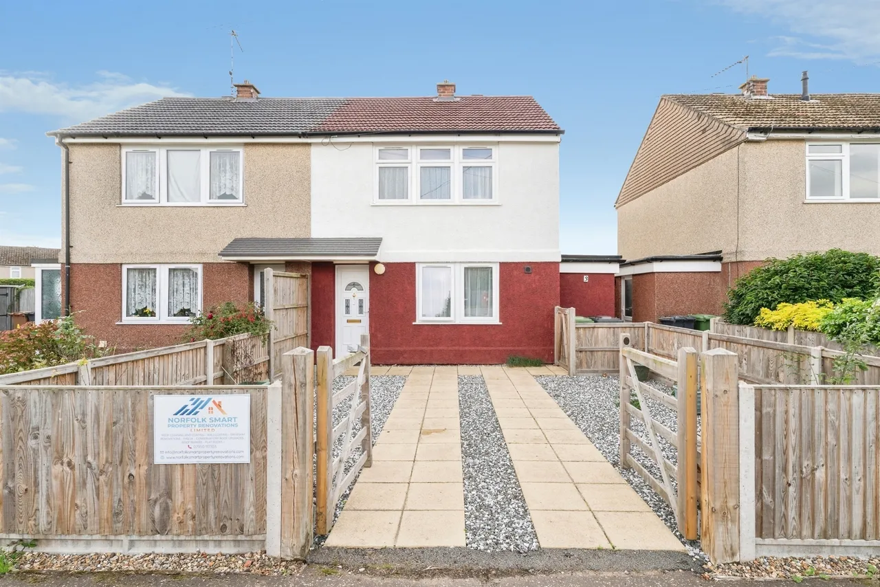 2 bed house for sale, Elizabeth Crescent, Holt, NR25
