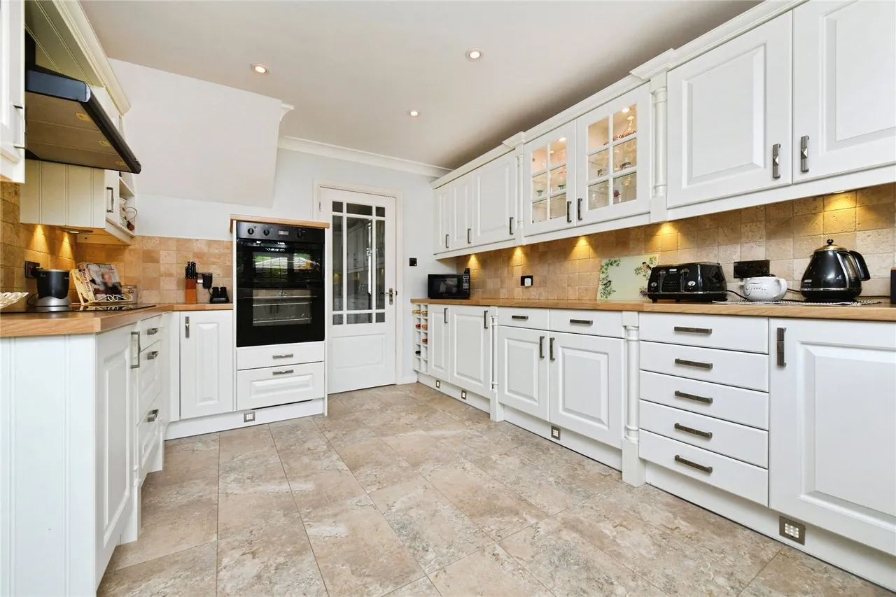Buckland, Shoeburyness, Southend-on-Sea, Essex, SS3, photo 4