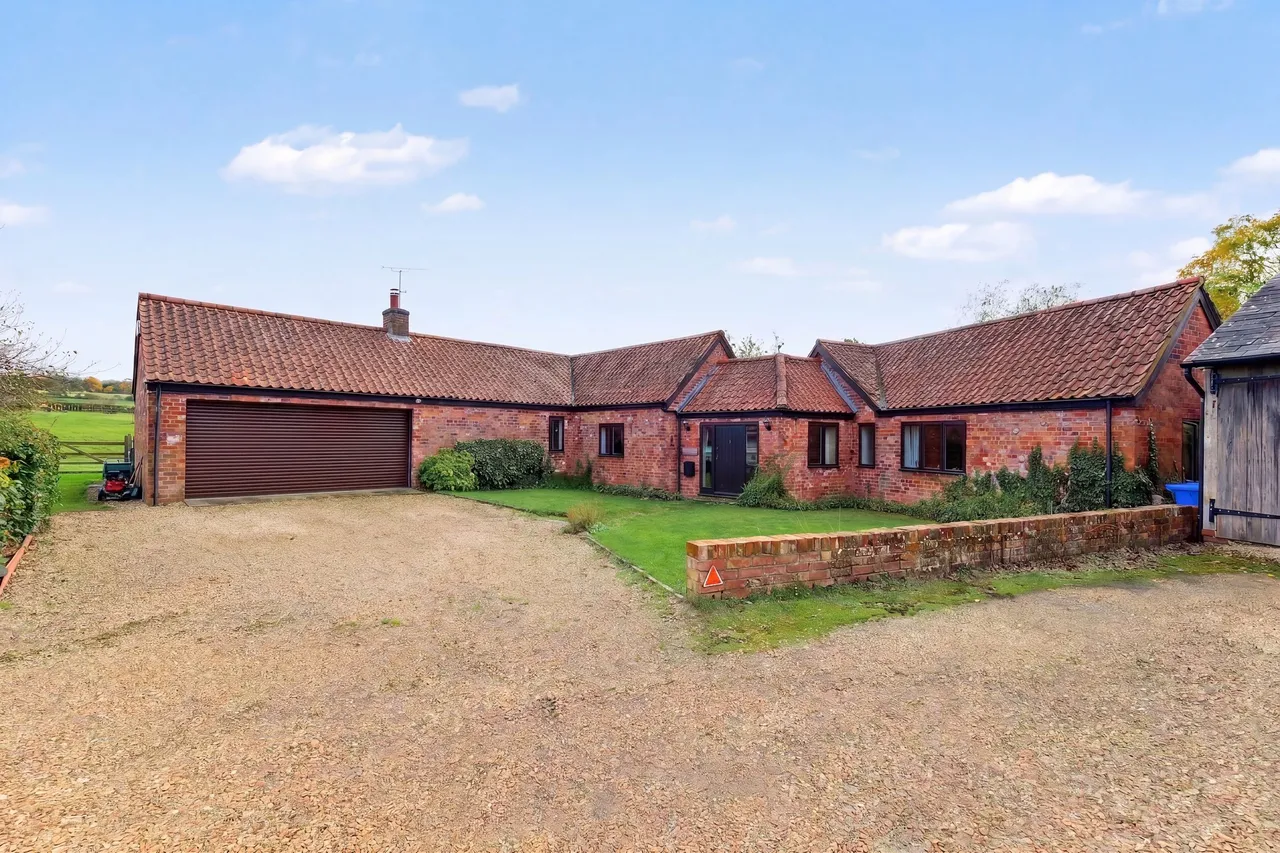 4 bed house for sale, Sutton Lane, Dingley, LE16