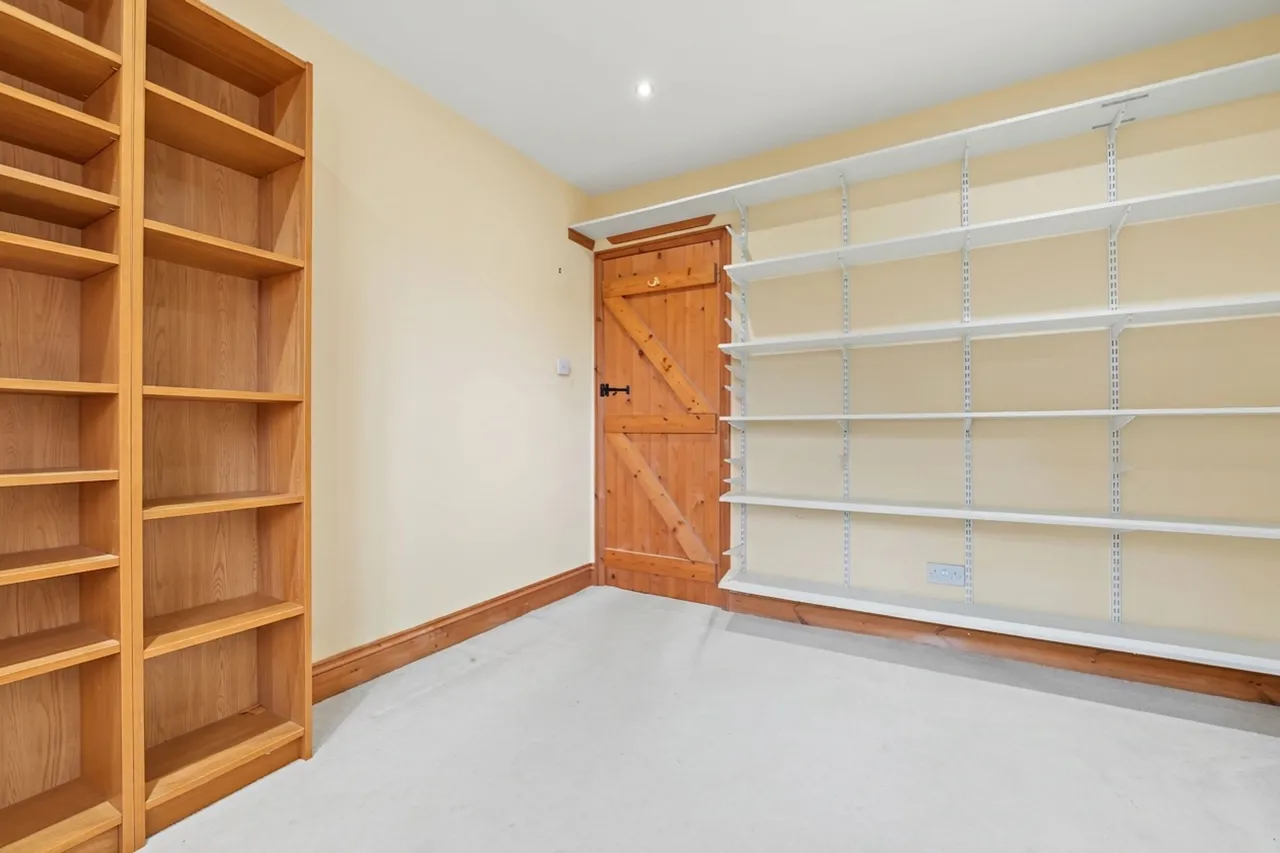 Sutton Lane, Dingley, LE16, photo 17