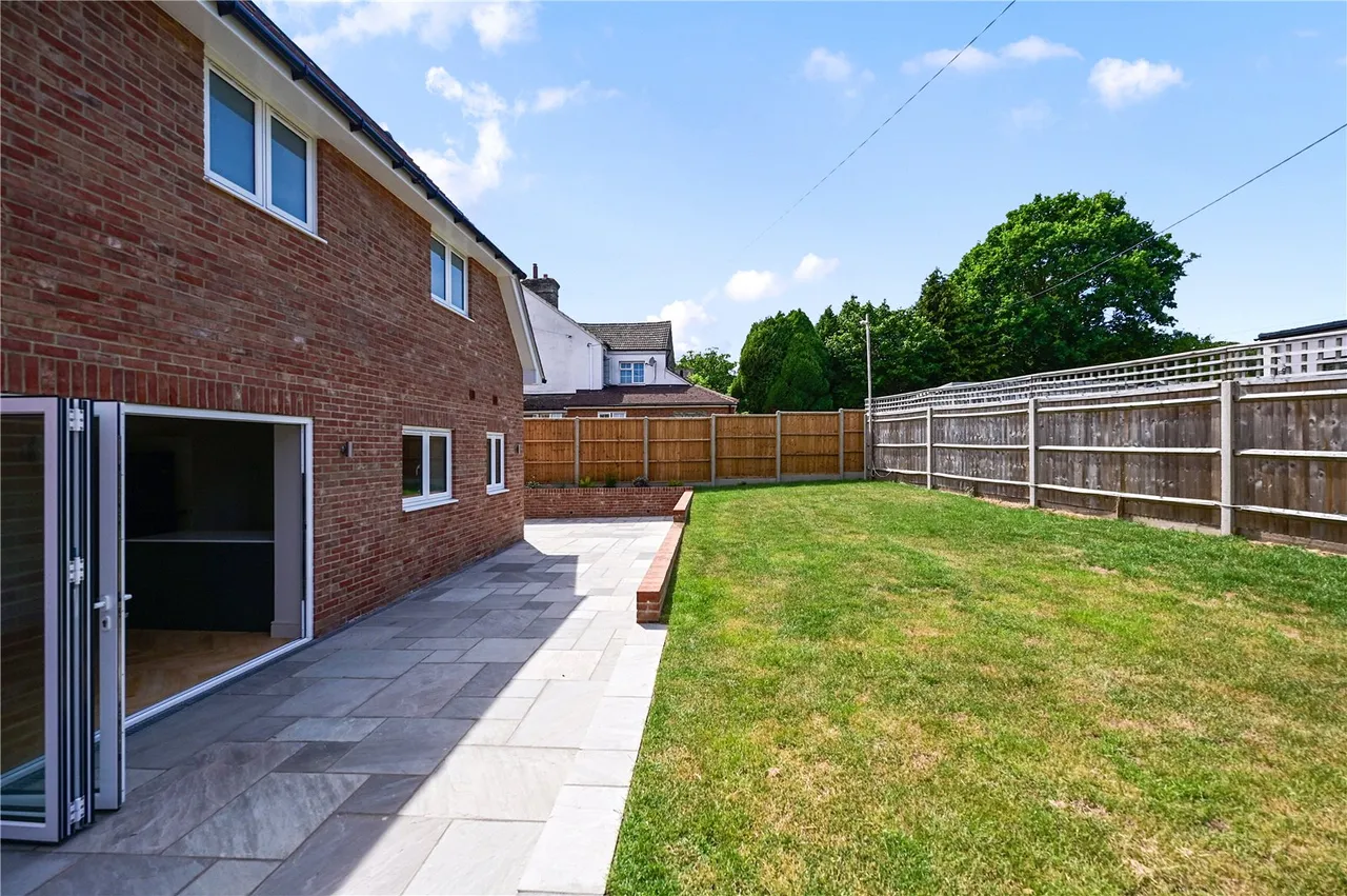 Elm Hill, Normandy, Guildford, Surrey, GU3 2JA, photo 17