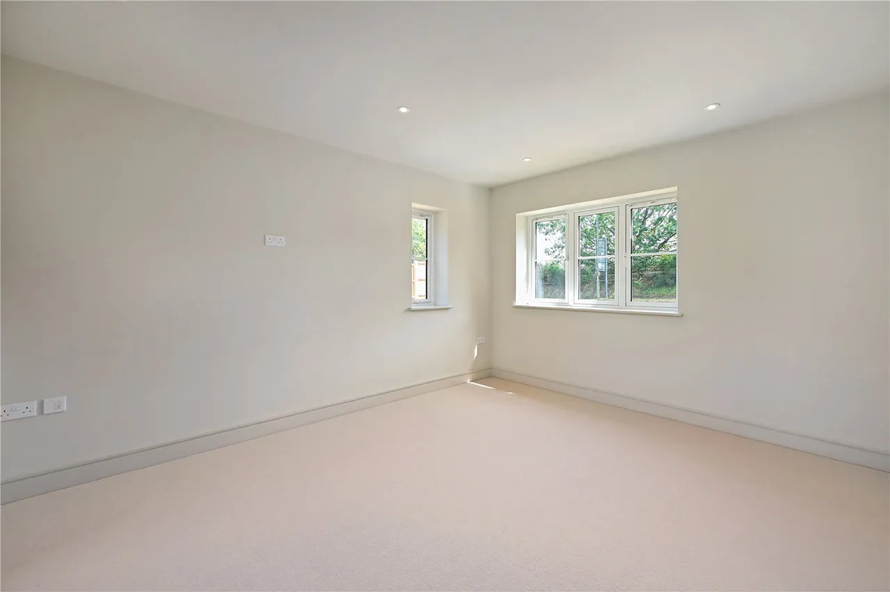 Elm Hill, Normandy, Guildford, Surrey, GU3 2JA, photo 4