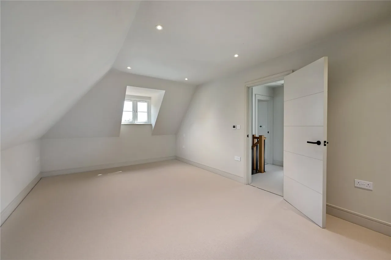 Elm Hill, Normandy, Guildford, Surrey, GU3 2JA, photo 7