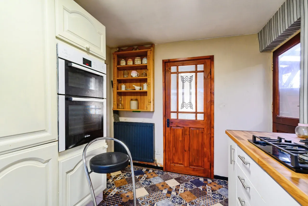 Brookside Crescent, Bury, BL8, photo 4