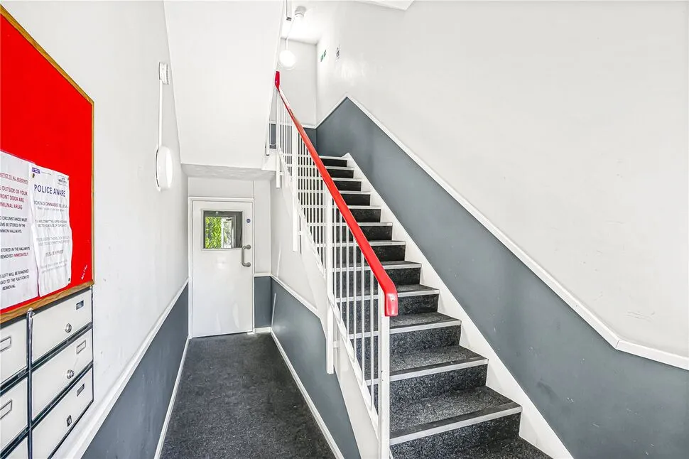 Chantress Close, Dagenham, RM10, photo 8