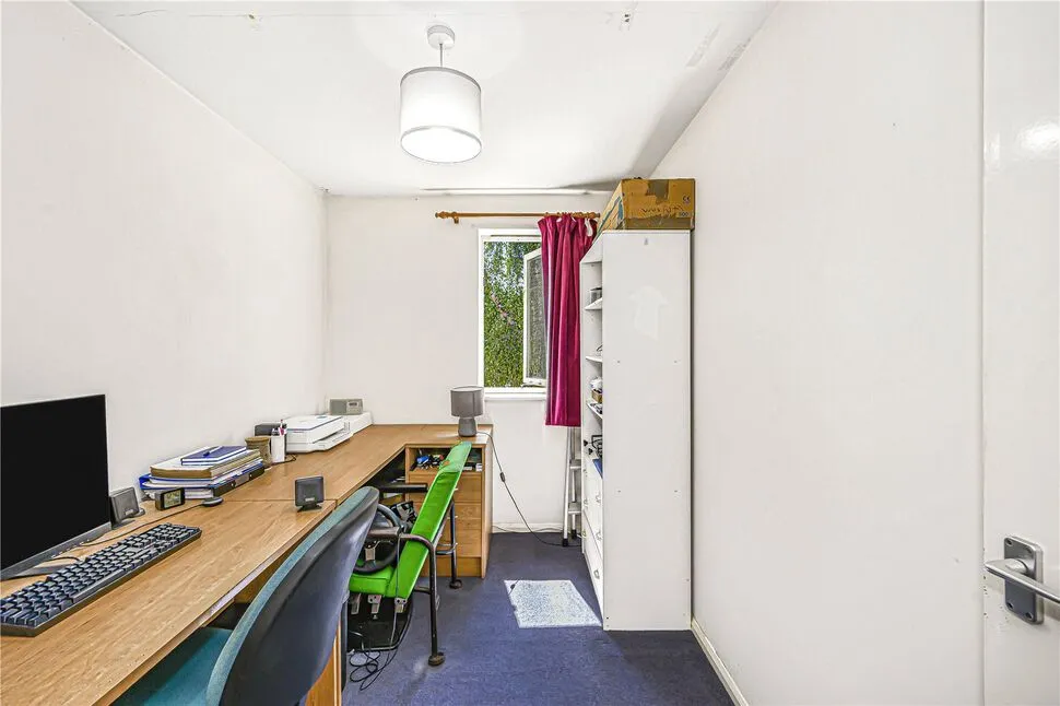 Chantress Close, Dagenham, RM10, photo 5