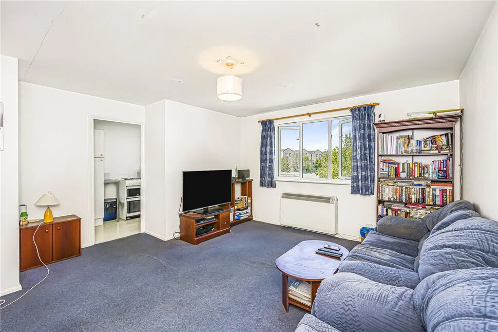 Chantress Close, Dagenham, RM10, photo 2