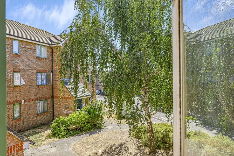 Chantress Close, Dagenham, RM10, photo 7
