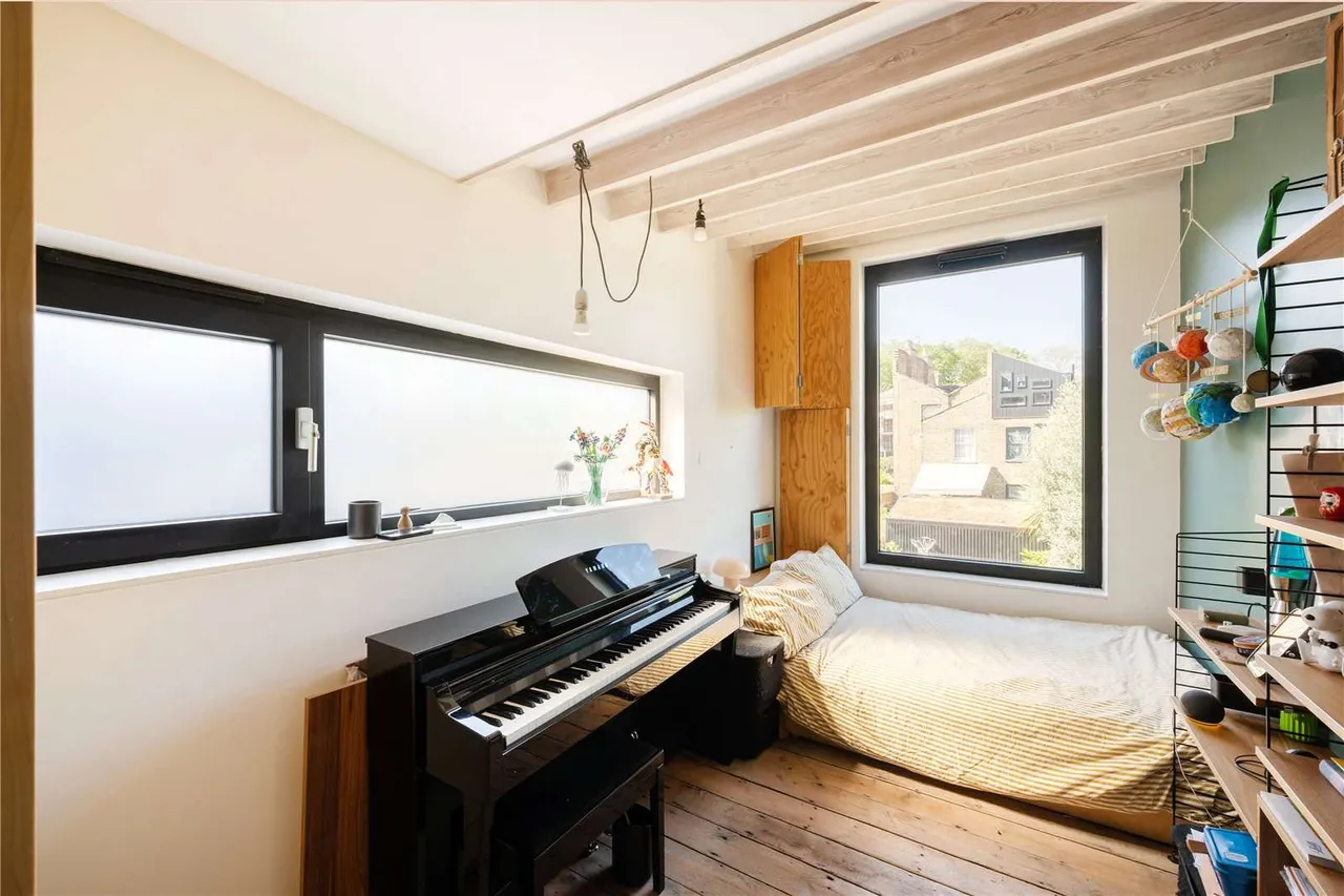 Queen Anne Road, London, E9, photo 22