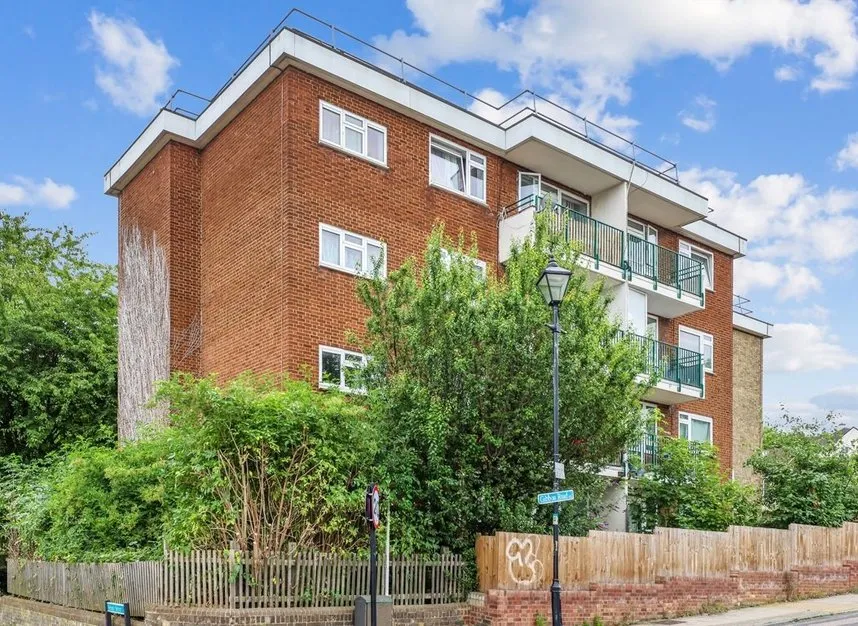 1 bed flat for sale — Gibbon Road, Peckham, SE15