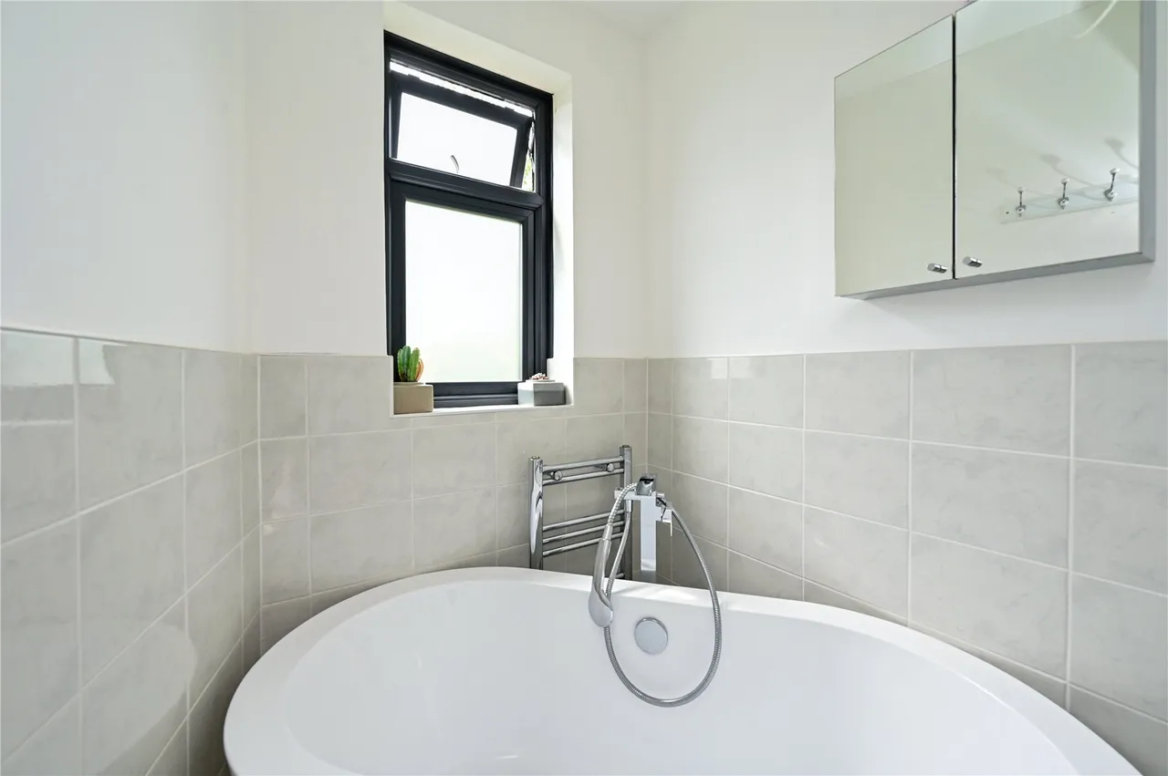 Guildford Street, Staines, TW18, photo 9