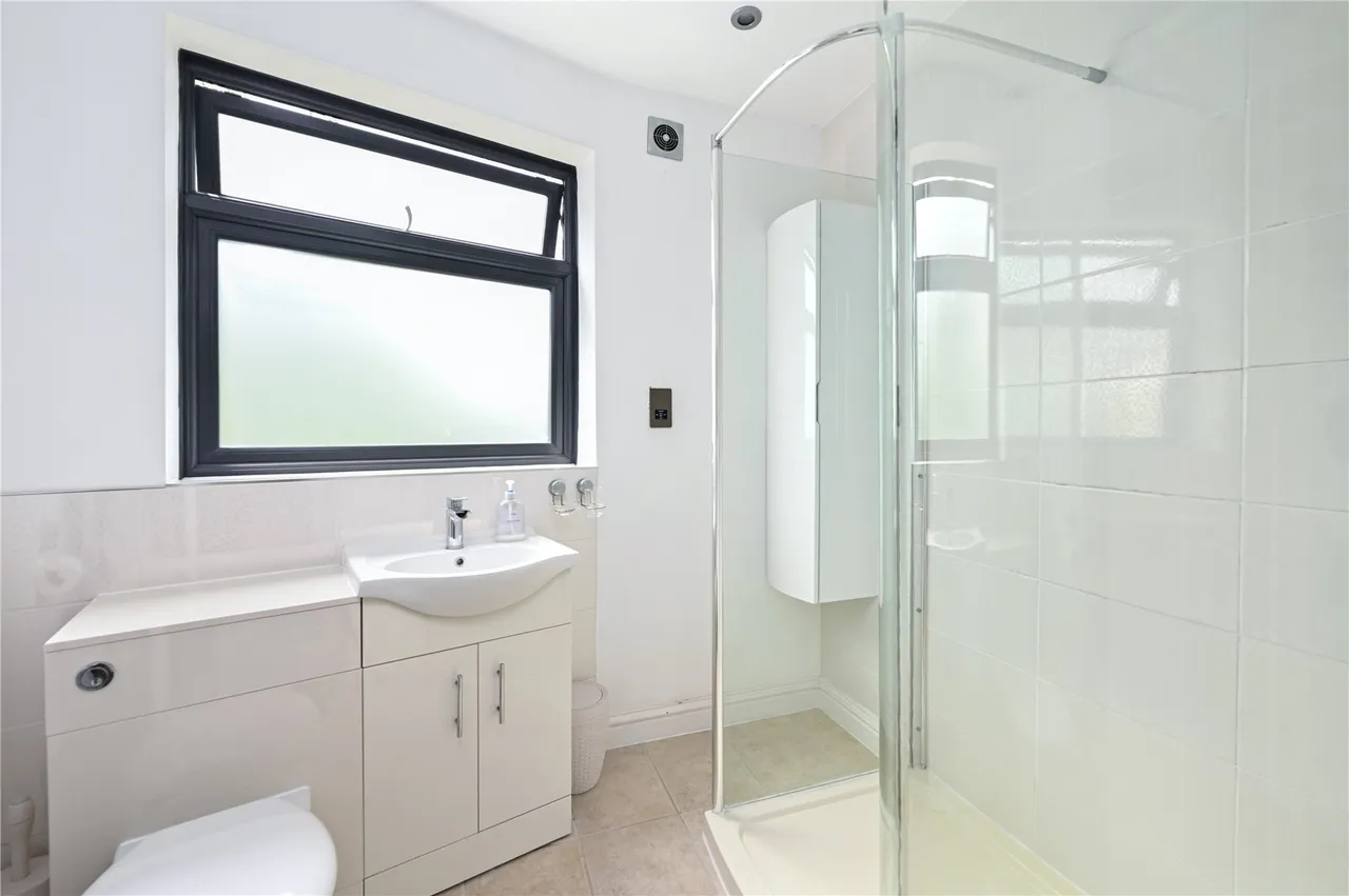 Guildford Street, Staines, TW18, photo 15