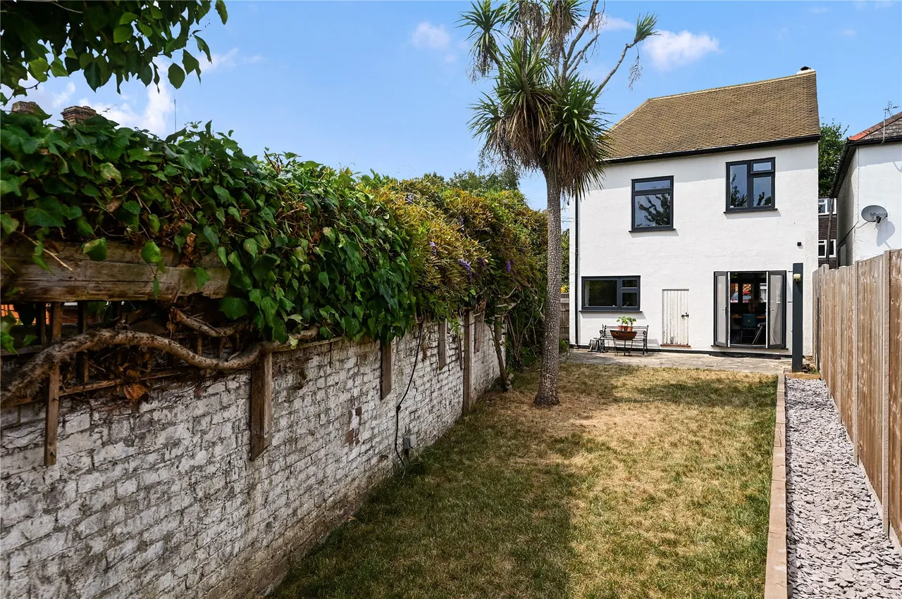 Guildford Street, Staines, TW18, photo 12