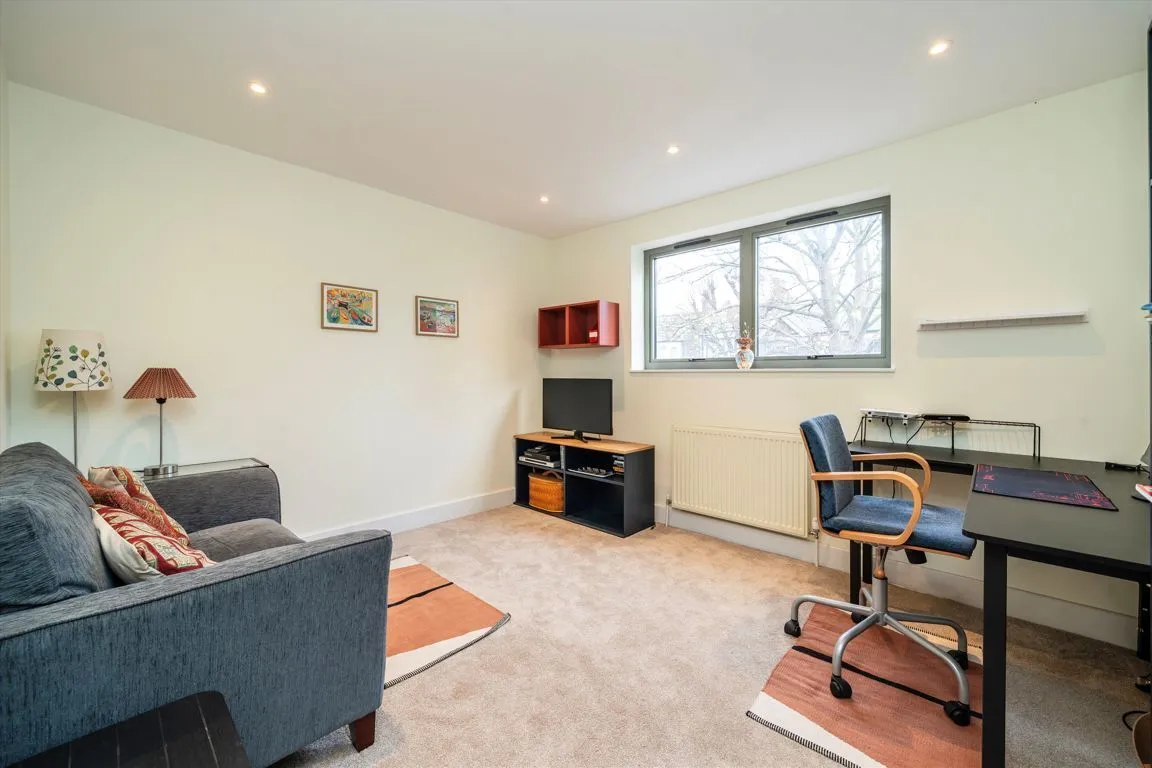 Beaumont Road, W4, photo 6