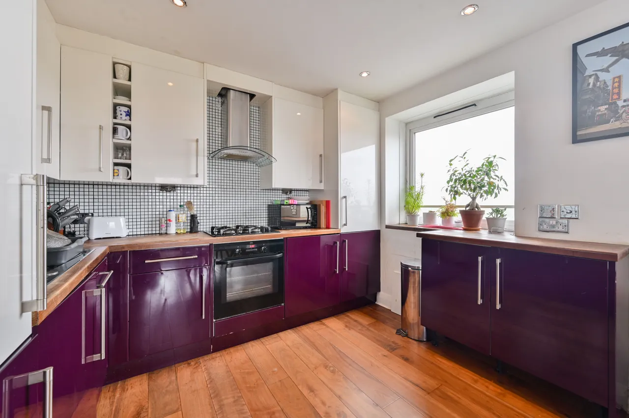 103 Park South, Austin Road, London, photo 5