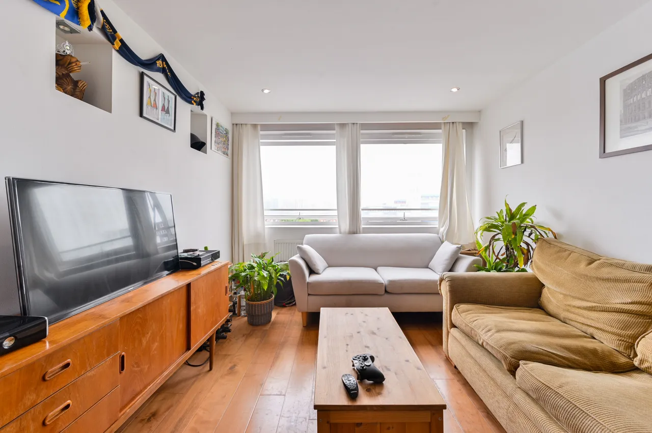 3 bed flat for sale — 103 Park South, Austin Road, London