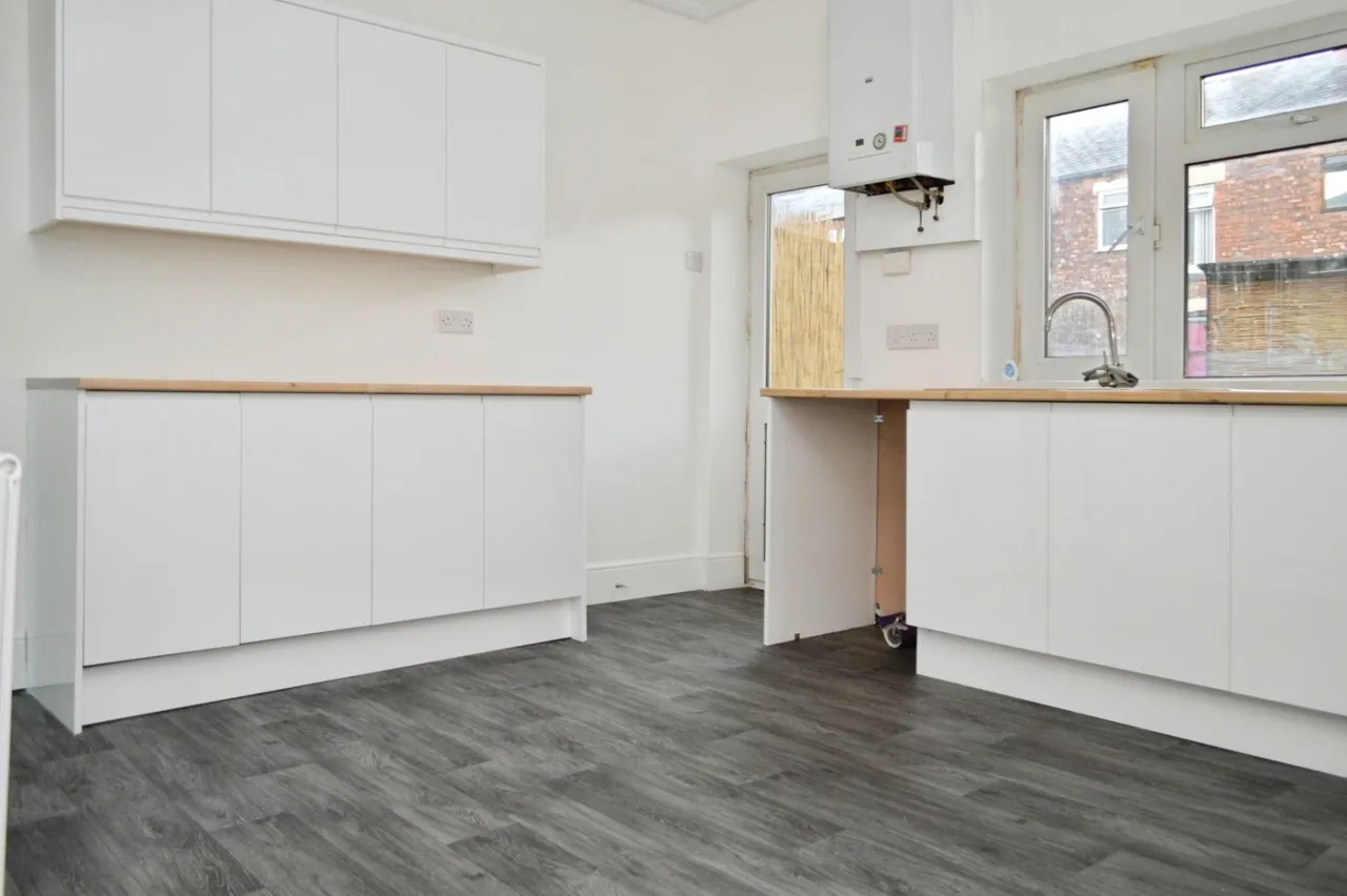 Stockfield Road, Chadderton, OL9, photo 5
