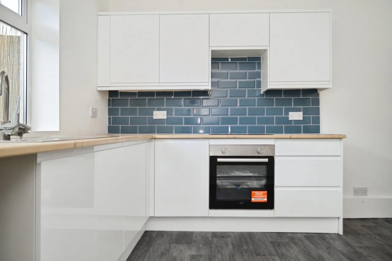 Stockfield Road, Chadderton, OL9, photo 4