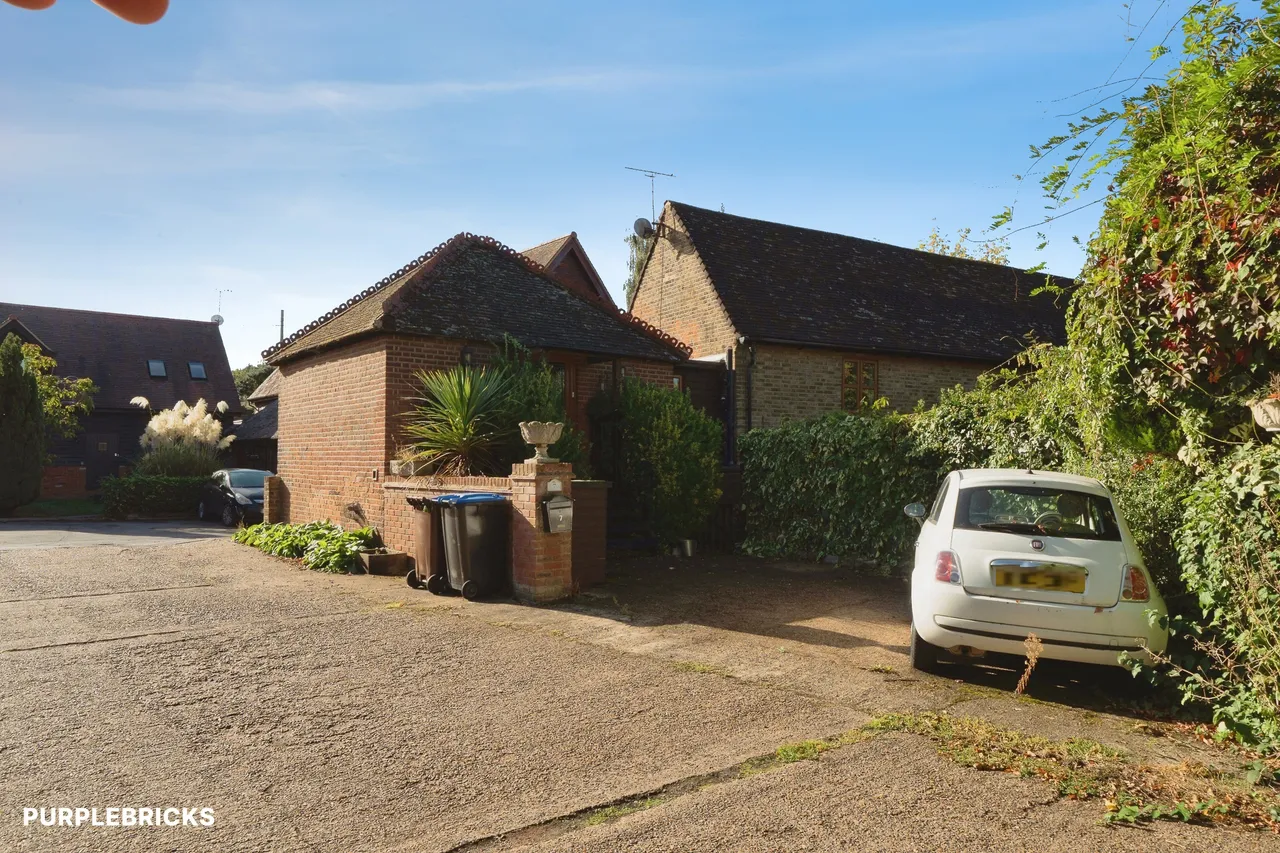 Hatch Farm Mews, Addlestone, KT15, photo 21