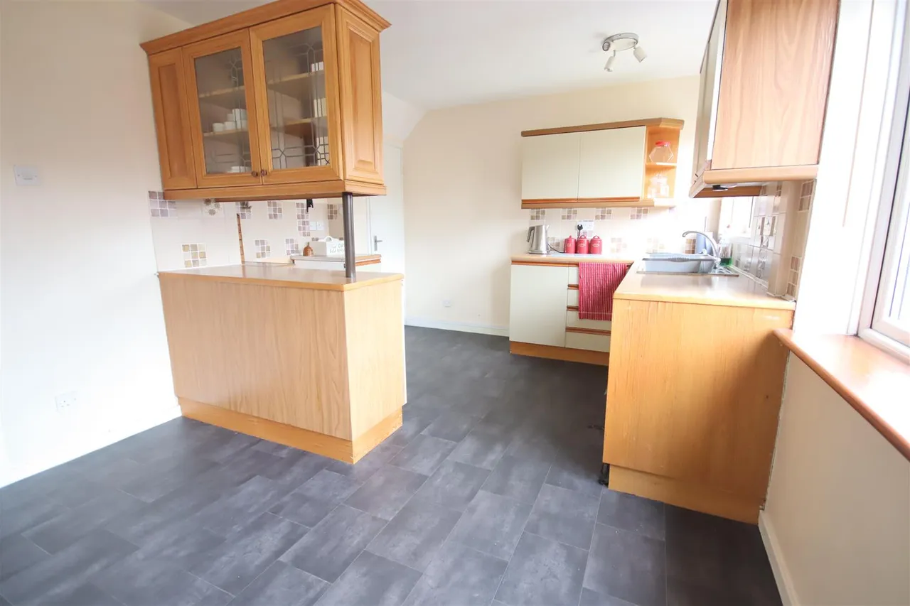 Stonelea Close, Chippenham, photo 4