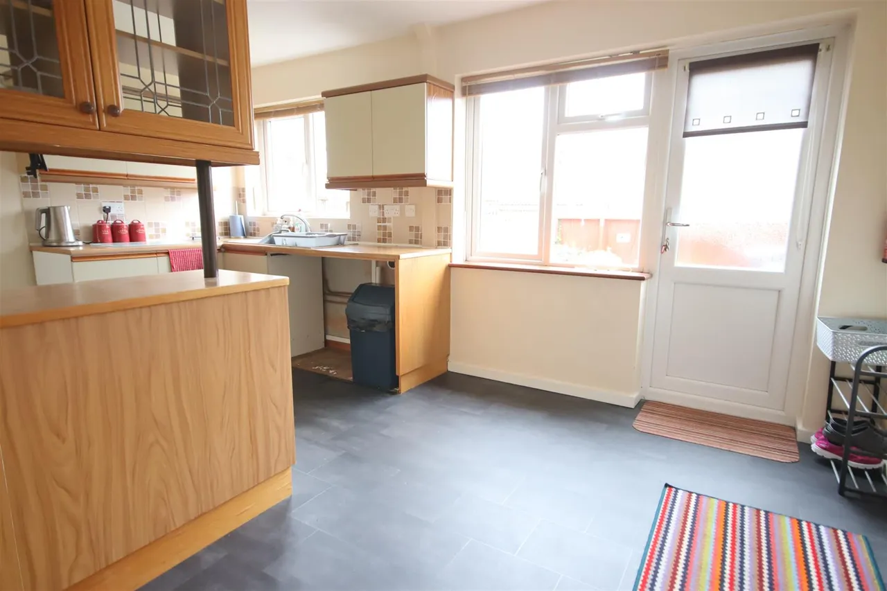 Stonelea Close, Chippenham, photo 5