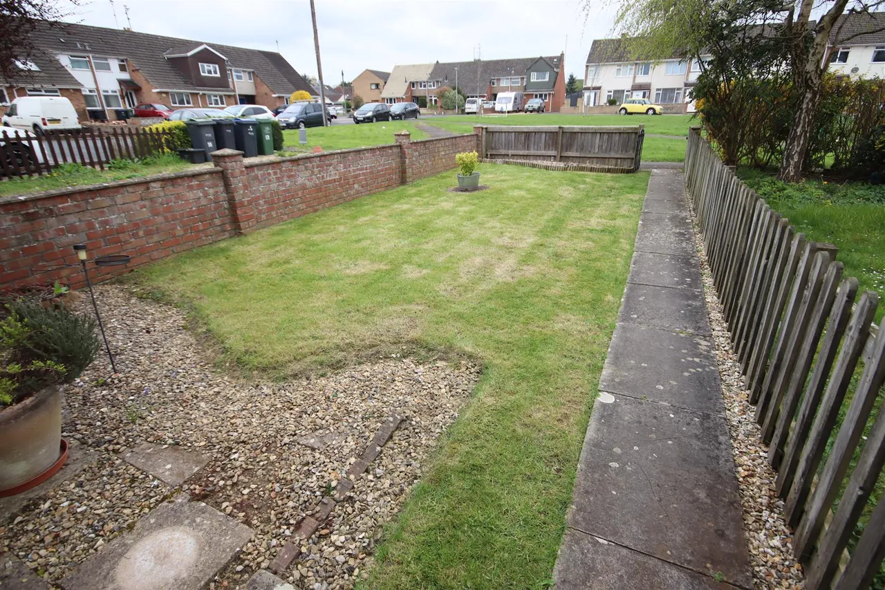 Stonelea Close, Chippenham, photo 11