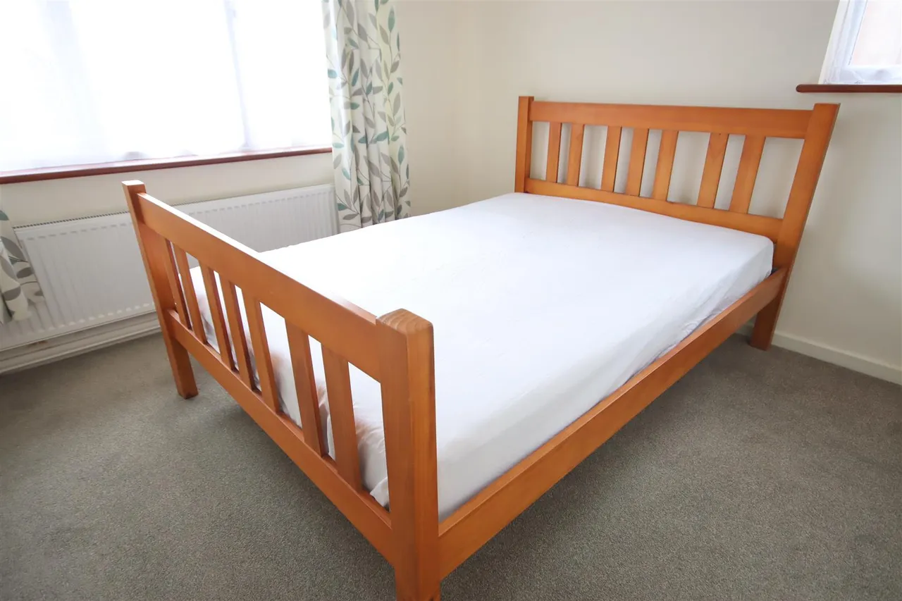 Stonelea Close, Chippenham, photo 8
