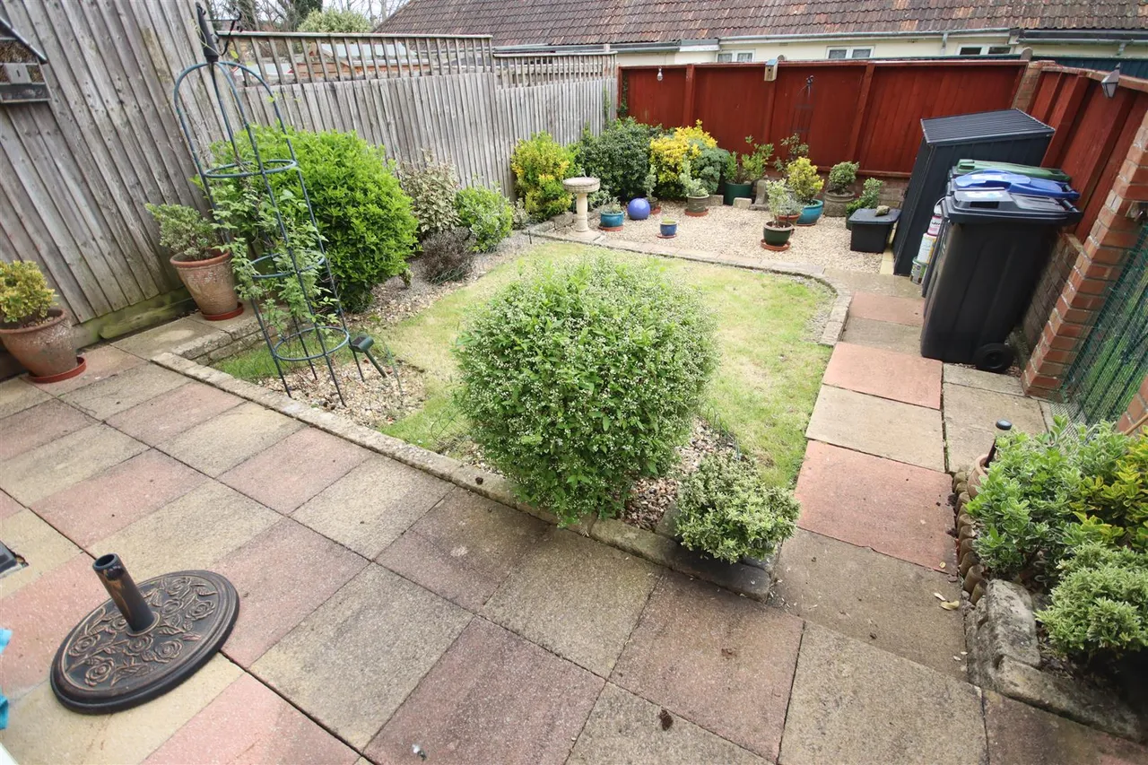 Stonelea Close, Chippenham, photo 12
