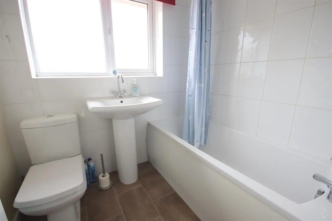 Stonelea Close, Chippenham, photo 10