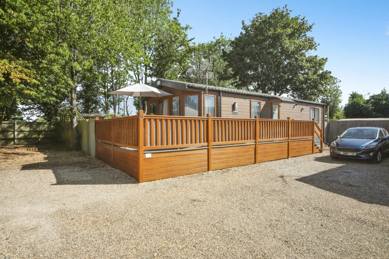 2 bed mobile home for sale — Pettaugh Road, Stonham Aspal, Stowmarket, Suffolk, IP14