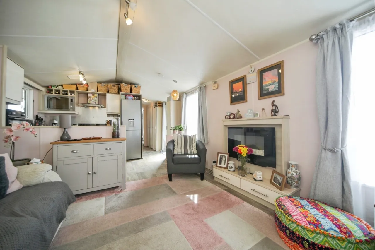 Pettaugh Road, Stonham Aspal, Stowmarket, Suffolk, IP14, photo 2
