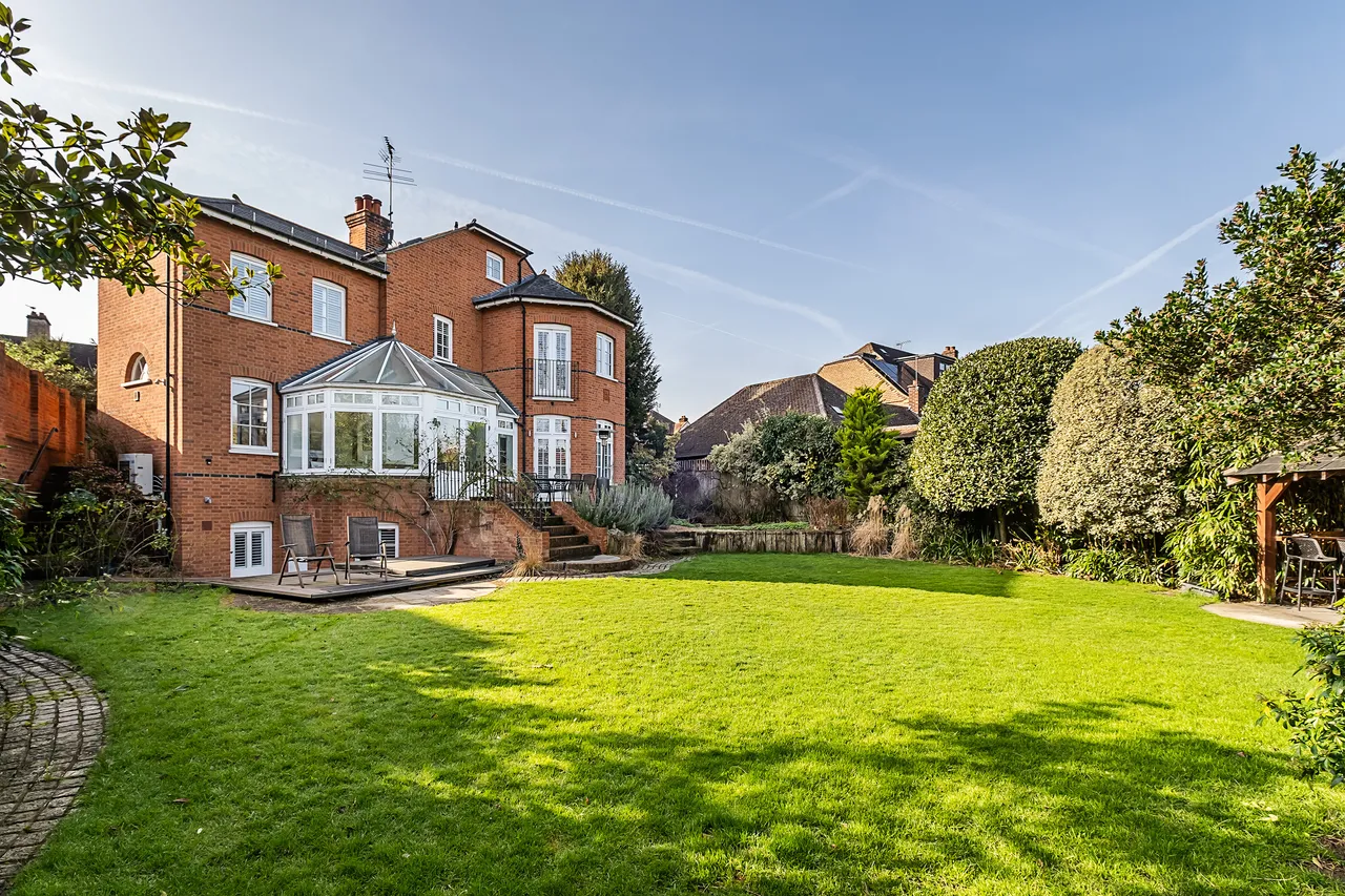 5 bed house for sale — Twickenham Road, Teddington, TW11