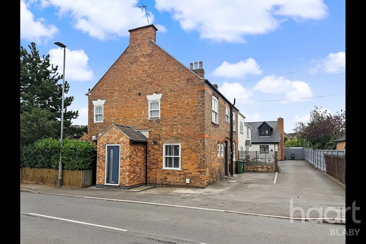 4 bed house for sale, Cosby Road, Leicester, LE8