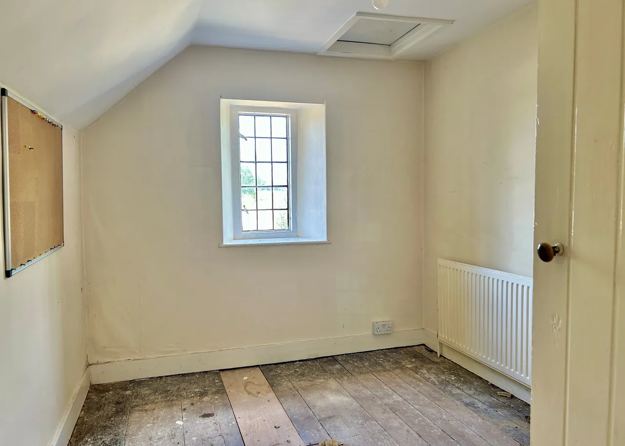 Coates, Cirencester, GL7, photo 10