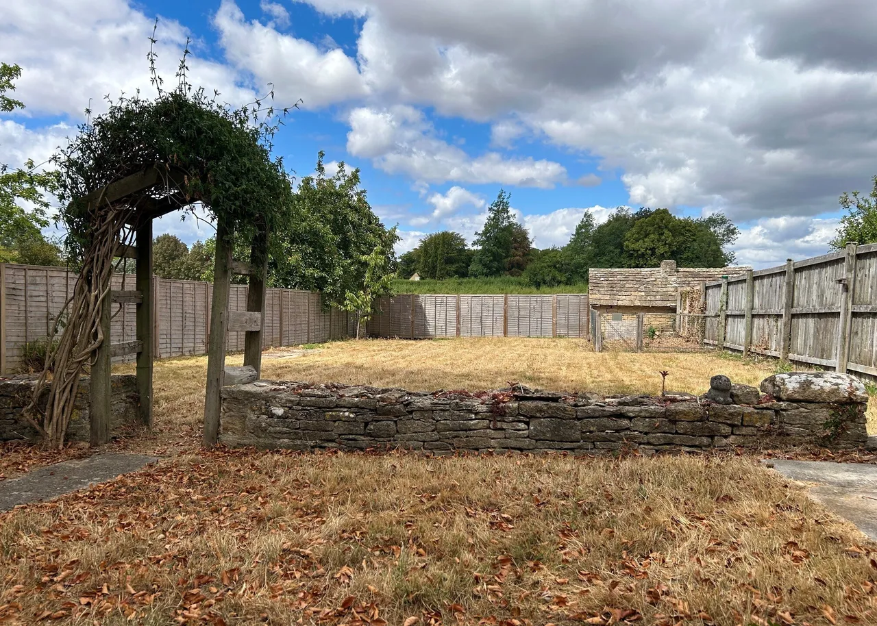 Coates, Cirencester, GL7, photo 12