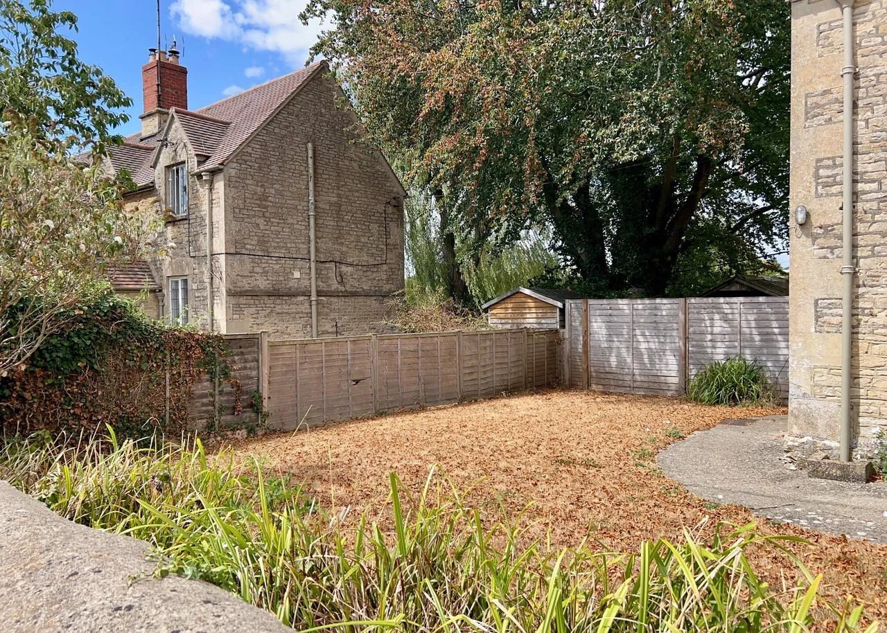 Coates, Cirencester, GL7, photo 2