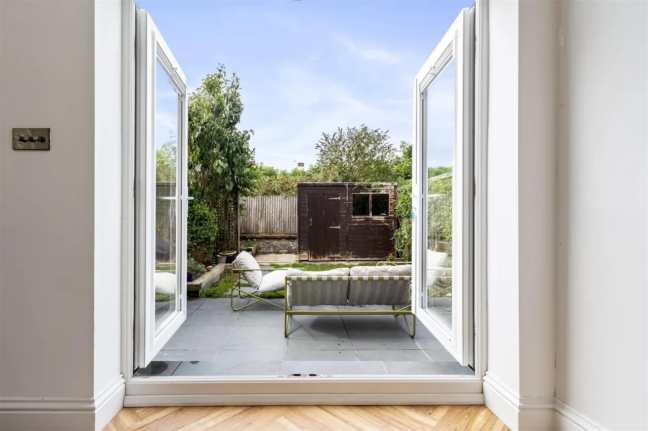 St. Thomas's Road, Worthing, photo 9