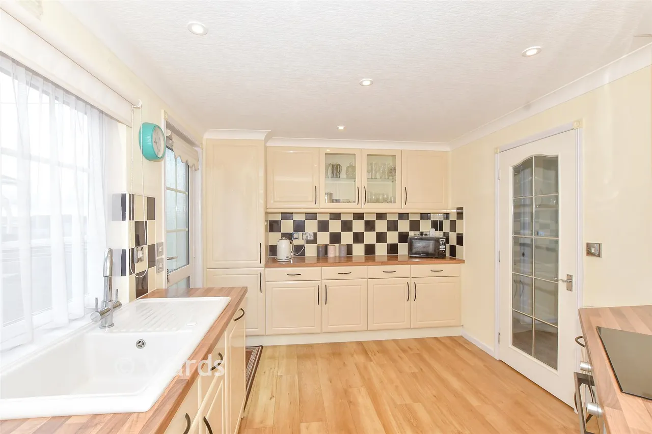 Faversham Road, Seasalter, CT5, photo 4