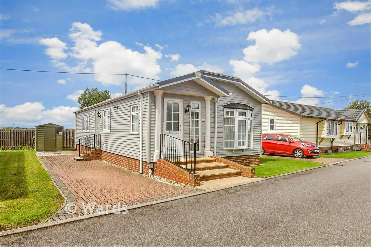 2 bed park home for sale, Faversham Road, Seasalter, CT5