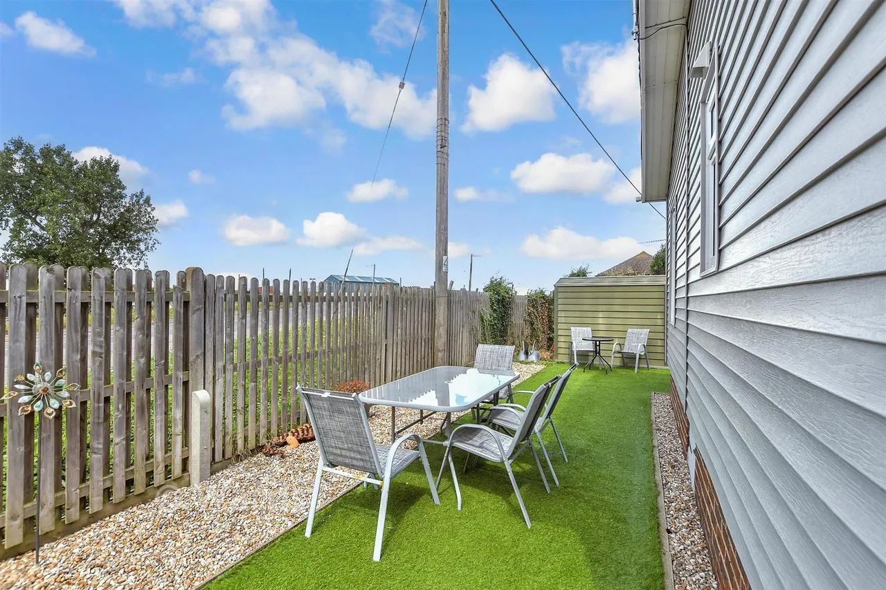 Faversham Road, Seasalter, CT5, photo 2