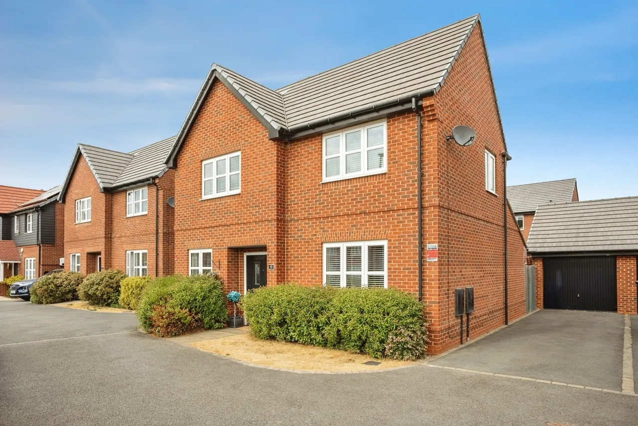 4 bed house for sale, Rose Way, Edwalton, NG12